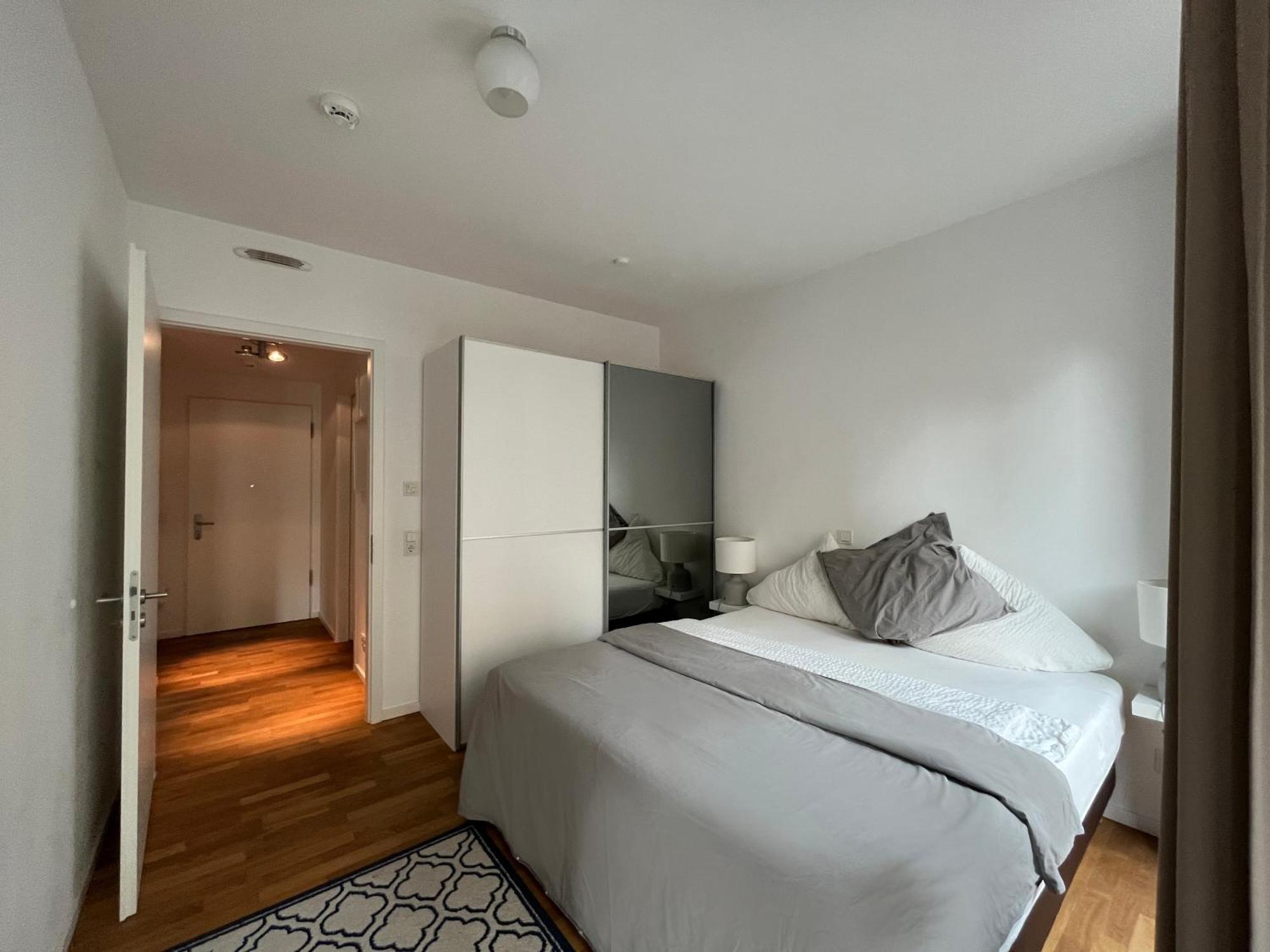 Modern Apartment In Mitte Берлин Экстерьер фото